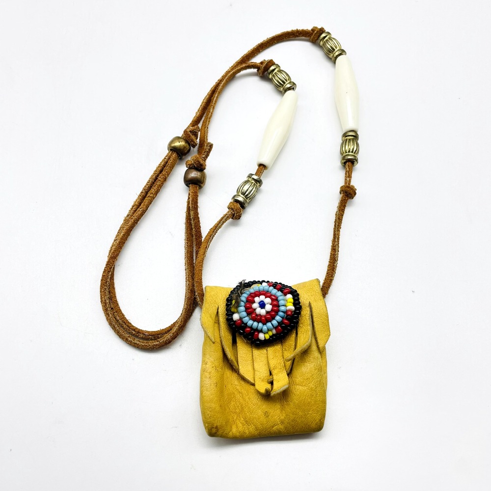 Vintage Yellow Suede Coin Purse Pendant Necklace White Beads Boho Unsigned Charm - Picture 4 of 7